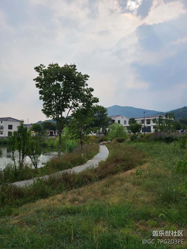 【我家鄉(xiāng)這座小城】+美麗鄉(xiāng)村