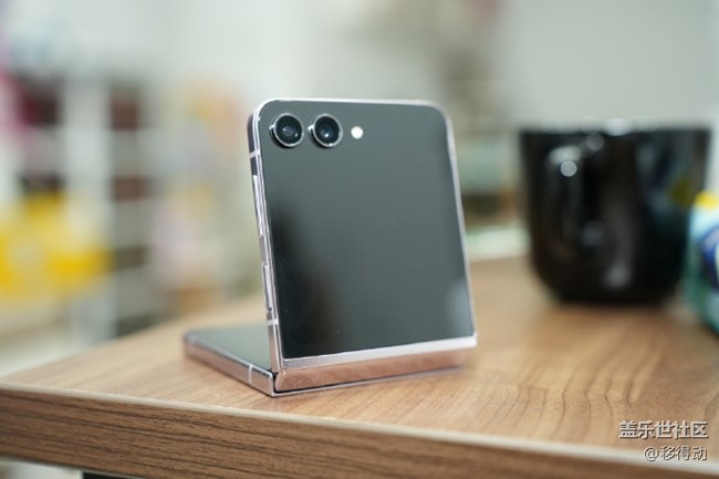 三星Galaxy Z Flip5多角度懸停拍照體驗