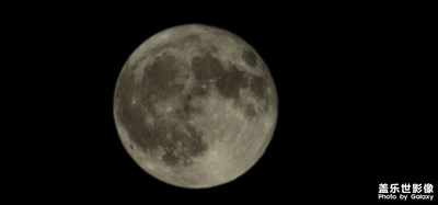 月是故鄉(xiāng)明