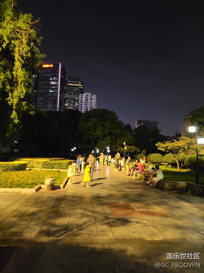 【夜生活】+逛公園