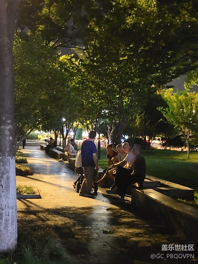 【夜生活】+逛公園