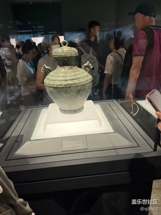 參觀上海博物館東館 “‘繁星’們逐步交融，最終匯聚成璀璨恒星”