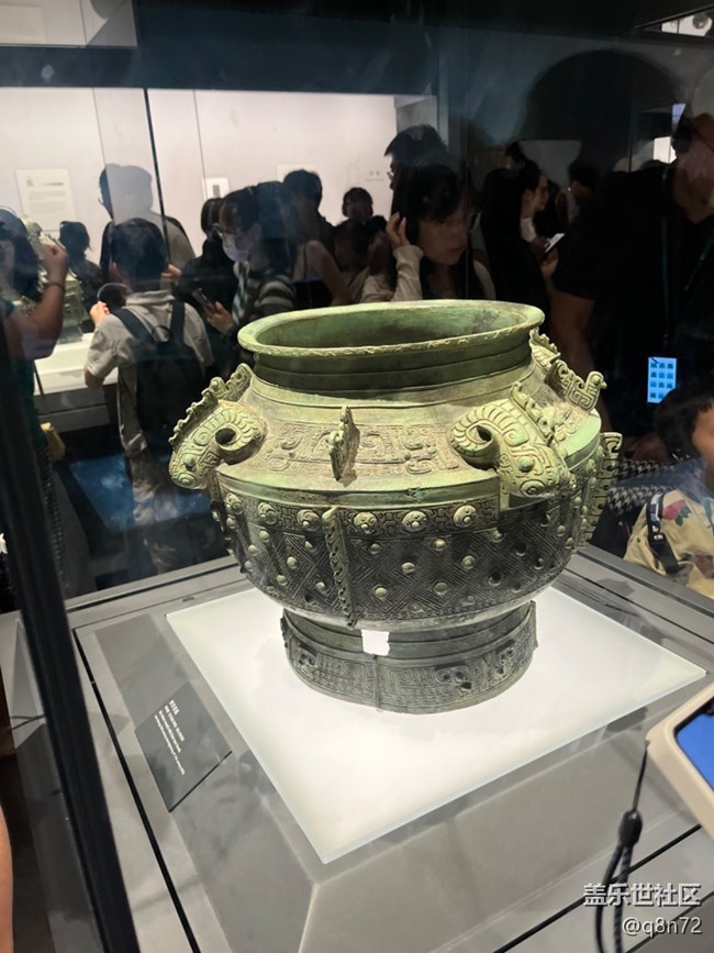 參觀上海博物館東館 “‘繁星’們逐步交融，最終匯聚成璀璨恒星”