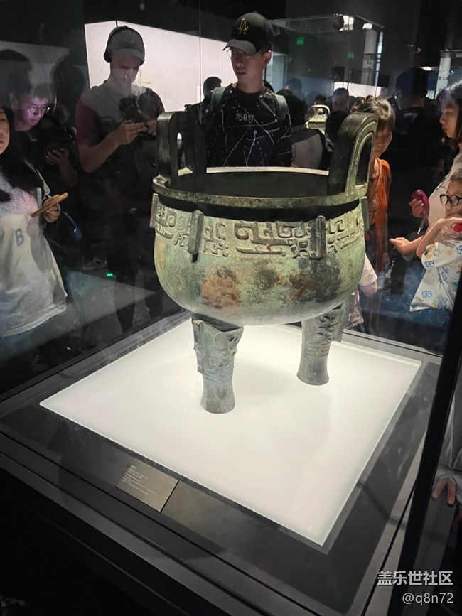 參觀上海博物館東館 “‘繁星’們逐步交融，最終匯聚成璀璨恒星”