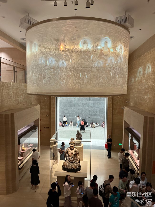 參觀上海博物館東館 “‘繁星’們逐步交融，最終匯聚成璀璨恒星”