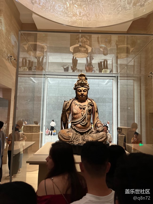 參觀上海博物館東館 “‘繁星’們逐步交融，最終匯聚成璀璨恒星”