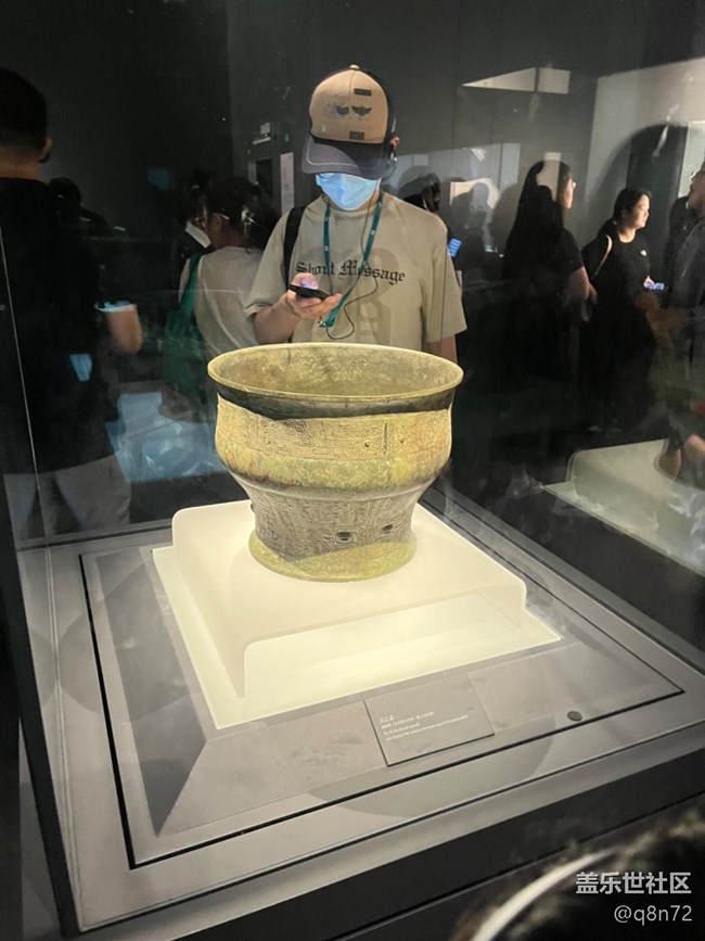 參觀上海博物館東館 “‘繁星’們逐步交融，最終匯聚成璀璨恒星”