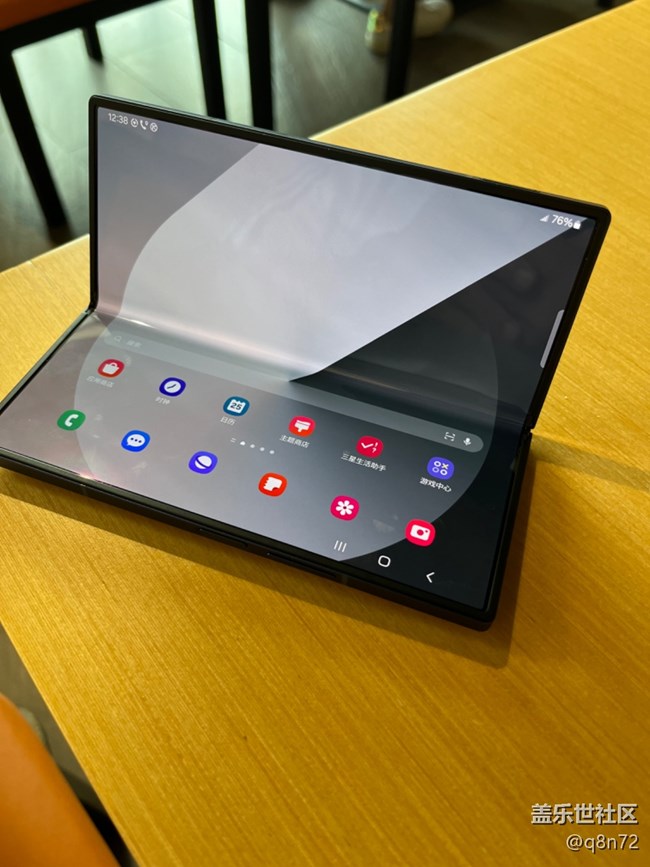 參觀上海博物館東館 “‘繁星’們逐步交融，最終匯聚成璀璨恒星”