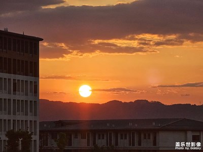 捕捉到的落日，美美的晚霞