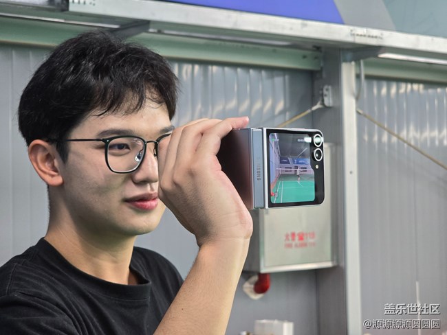 開創(chuàng)折疊新潮流:三星 Galaxy Flip 系列的進(jìn)化之路 開創(chuàng)折疊新潮流:三星 Galaxy Flip 系列的進(jìn)化之路