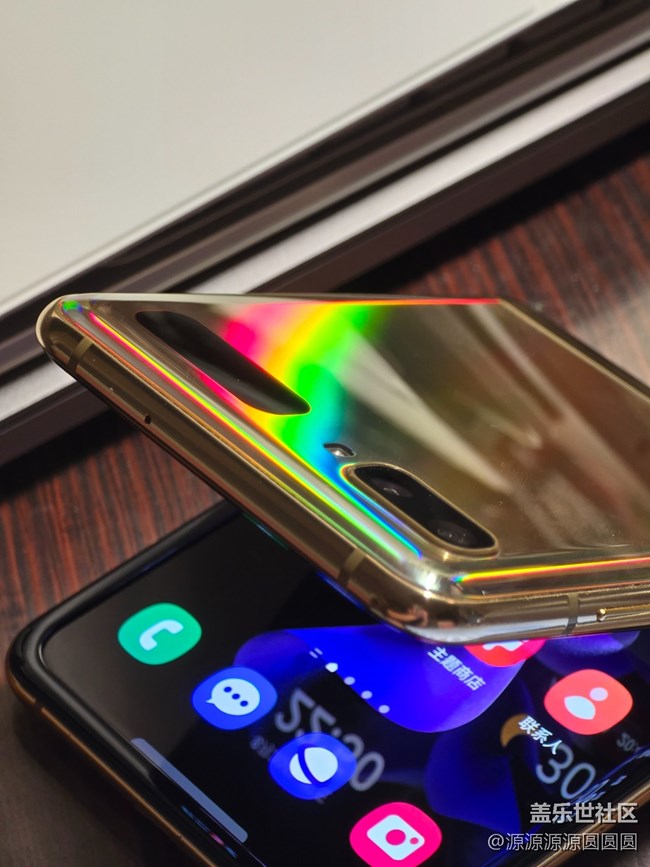 開創(chuàng)折疊新潮流:三星 Galaxy Flip 系列的進(jìn)化之路 開創(chuàng)折疊新潮流:三星 Galaxy Flip 系列的進(jìn)化之路