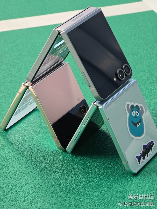 開創(chuàng)折疊新潮流:三星 Galaxy Flip 系列的進(jìn)化之路 開創(chuàng)折疊新潮流:三星 Galaxy Flip 系列的進(jìn)化之路