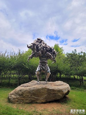 【金九銀十迎雙節(jié)】秋風中的雕塑