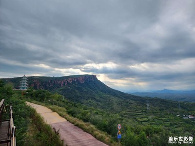 周末山上風(fēng)光