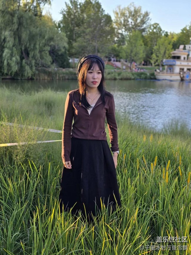 【影像映團(tuán)圓】湖畔美女吹晚風(fēng)