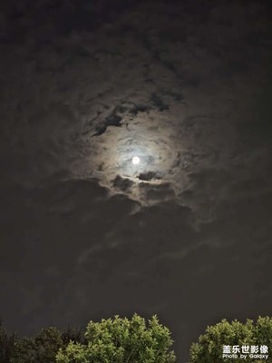 八月十六的月亮
