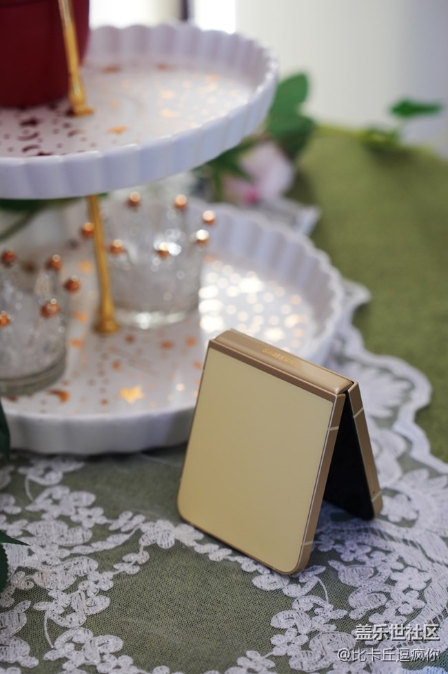 這么好看的手機(jī)，真是讓我愛不釋手！