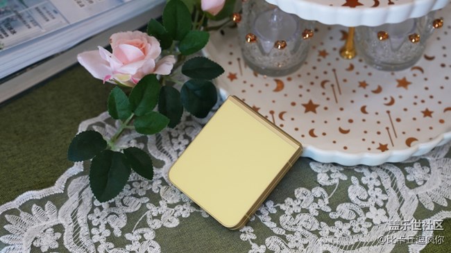 這么好看的手機(jī)，真是讓我愛不釋手！