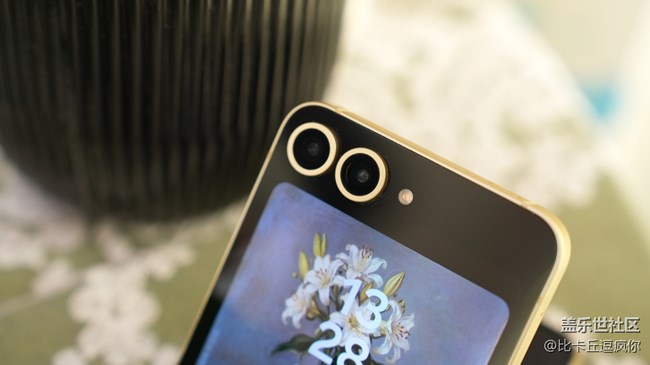 這么好看的手機(jī)，真是讓我愛不釋手！