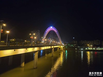 【永恒瞬間】+燈光之下