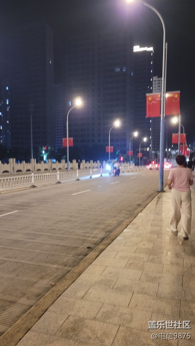 【三星超視覺夜拍】彩旗飄飄