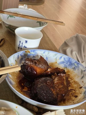 【快樂假日】+ 肘子配酒