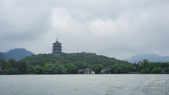 上周末去了杭州，帶大家看一下雨后的西湖