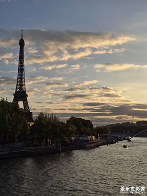 塞納河畔與巴黎黃昏