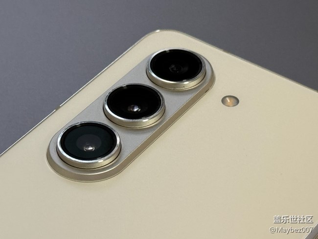 外出更懂折疊屏的好了，真不錯