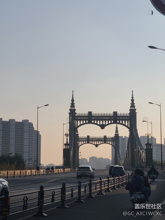 【城市的秋日印記】夕陽(yáng)下的城市