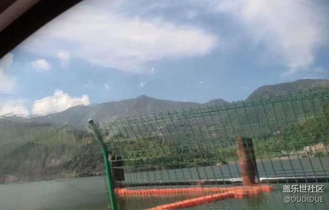 【秋意濃】湖邊