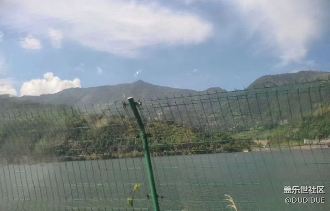 【秋意濃】湖邊