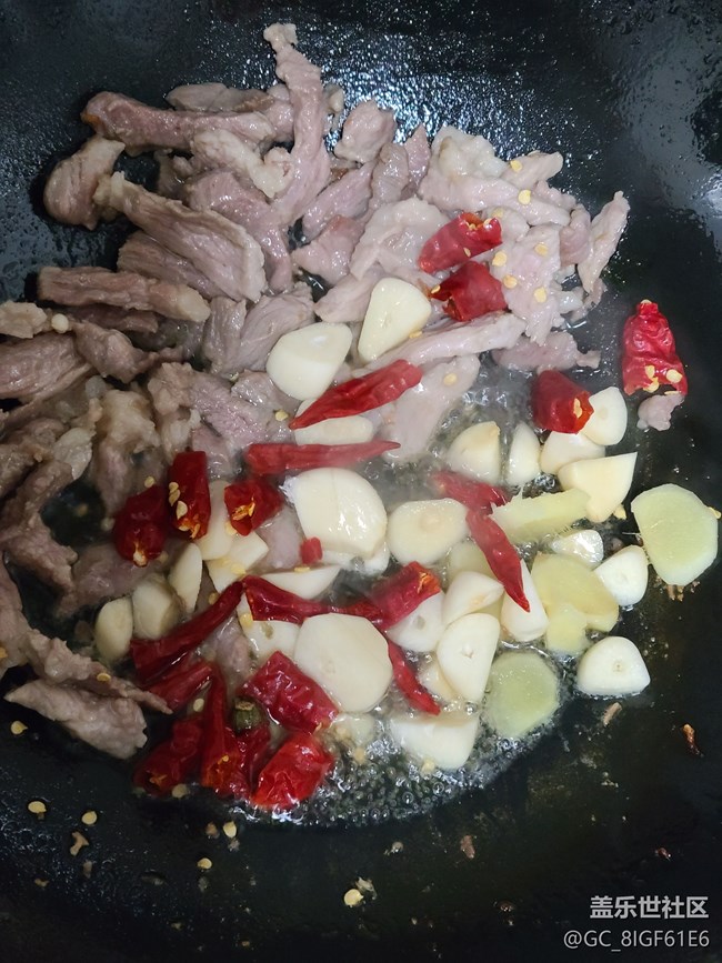 【被美食治愈的瞬間】香干炒肉