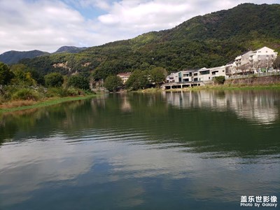 【斑斕蕭瑟】正午時(shí)光