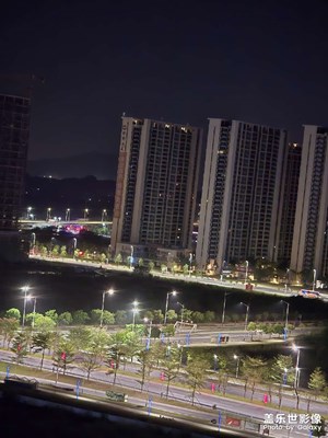 夜景模式下拍出來(lái)的景物更舒適