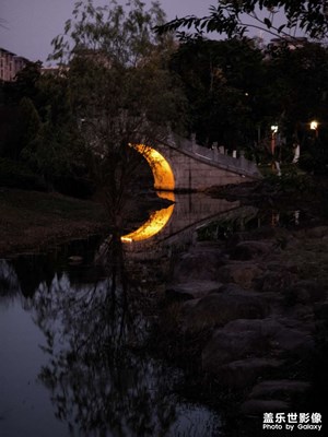河邊殘月