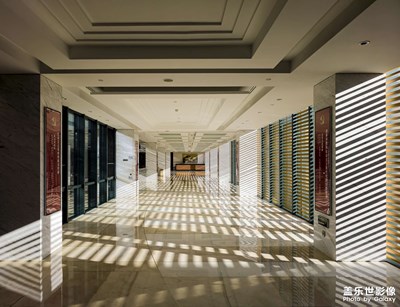 斑駁，格柵與光影