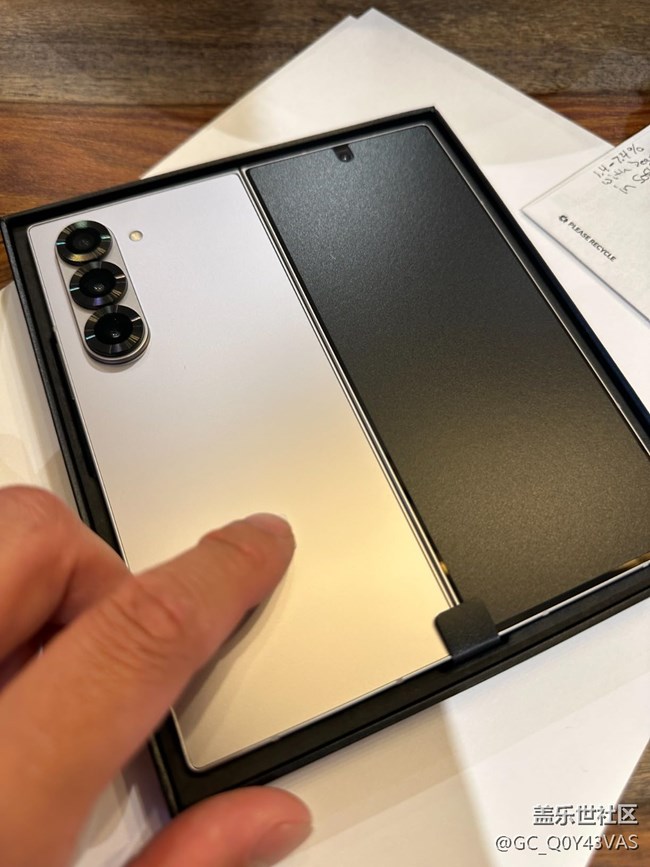 【一起來(lái)尋星】+三星Galaxy Z Fold 6深度評(píng)測(cè):重塑折疊屏旗艦新標(biāo)桿 【一起來(lái)尋星】+三星Galaxy Z Fold 6深度評(píng)測(cè):重塑折疊屏旗艦新標(biāo)桿