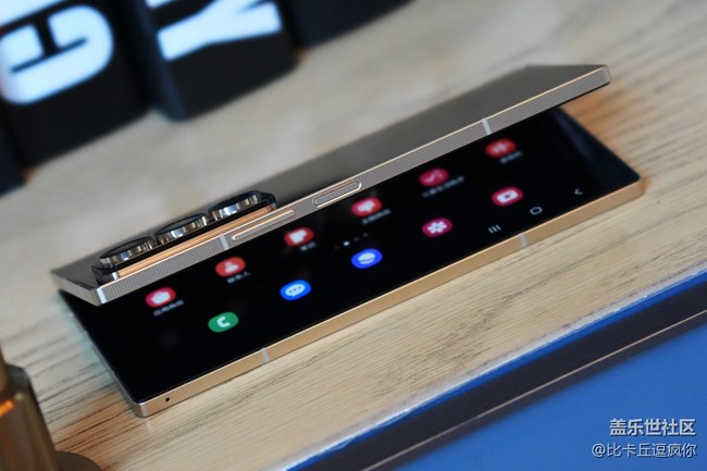 成就尊貴體驗 三星W25圖賞 成就尊貴體驗 三星W25圖賞