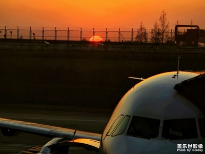 【難忘2024】+上海浦東機(jī)場(chǎng)的日落時(shí)分