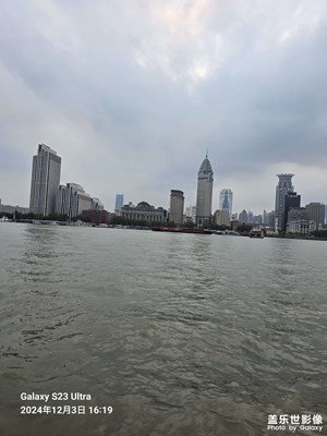 河水潺潺，歲月靜好。