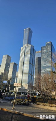 北京的樓宇，坐車里拍的，呵呵