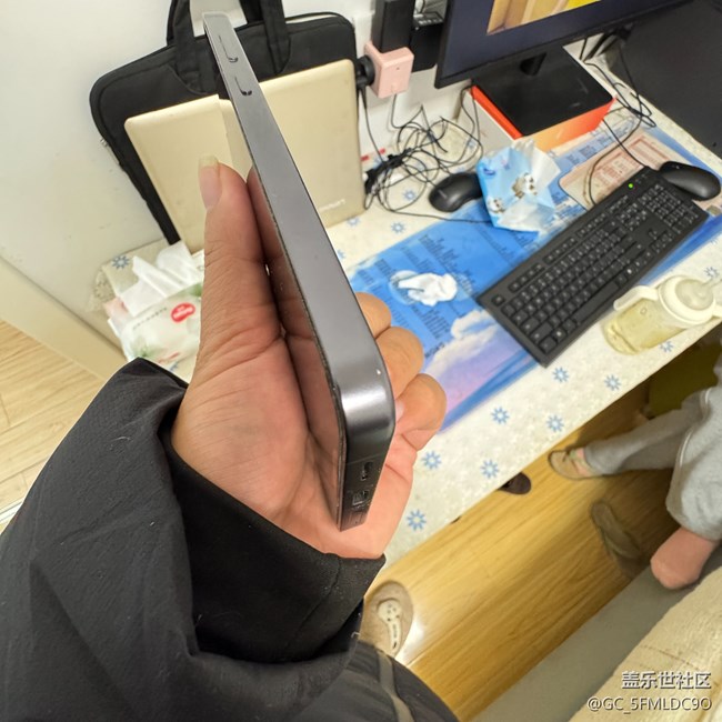 三星24+邊框掉漆還是氧化