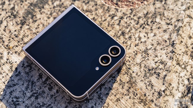 DSC06402 拷貝.jpg 不摸魚了,生產(chǎn)力工具Galaxy Z Flip6