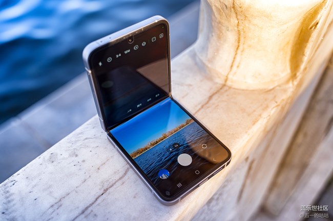 DSC06417 拷貝.jpg 不摸魚了,生產(chǎn)力工具Galaxy Z Flip6