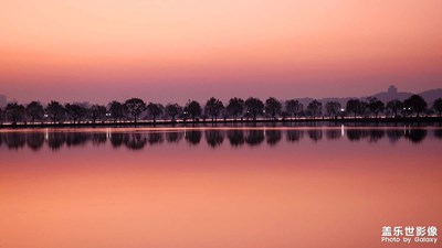 【新年好】+西湖邊看斷橋殘雪日出朝霞迎新年