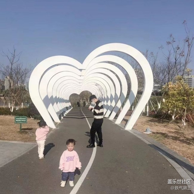 【2025你好】遛娃