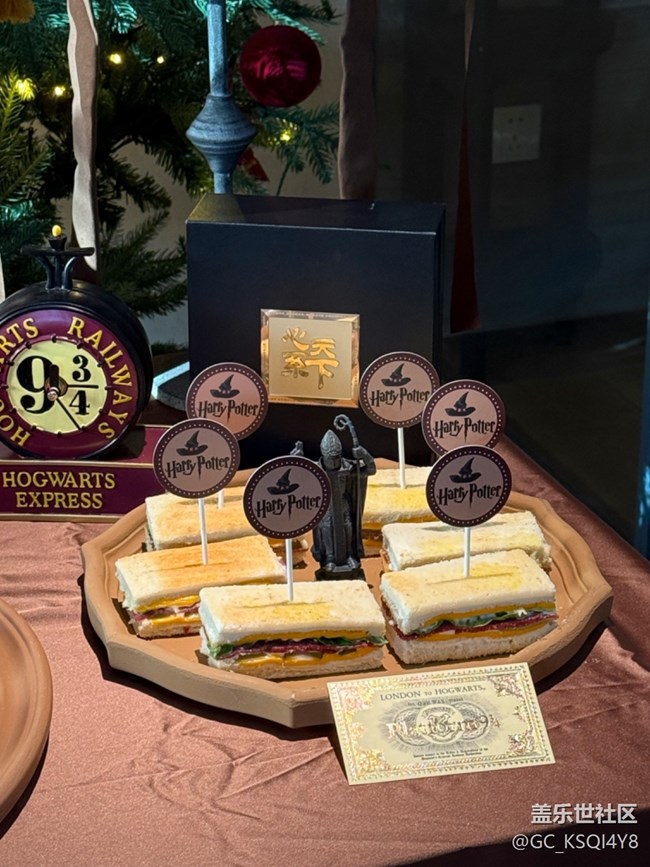 三星折疊屏手機(jī)！！怎么拍都清晰