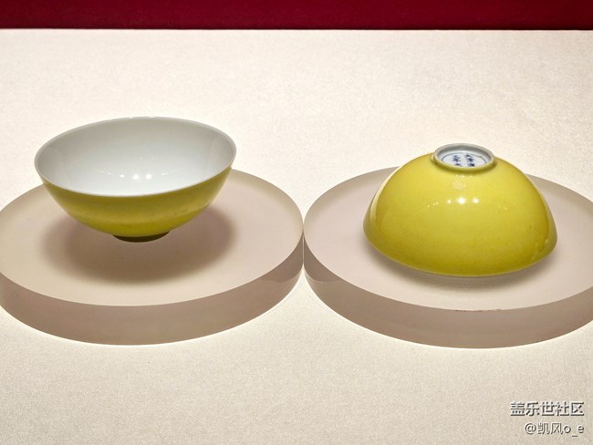 用 Galaxy Z Fold6 拍了拍瓷器上的色彩