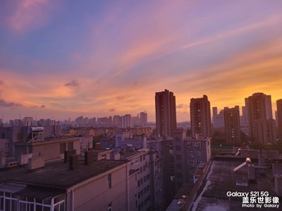 我踏山臨水，追尋你一世光輝